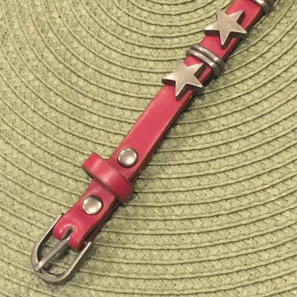 Red Leather & Silver Stars Bracelet - Picture 5 of 11